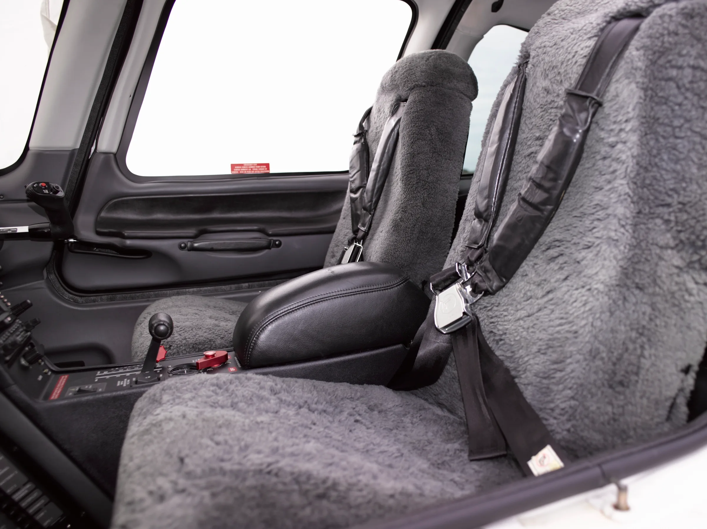 Cabin interior of a 2006 Cirrus SR22 GTS.