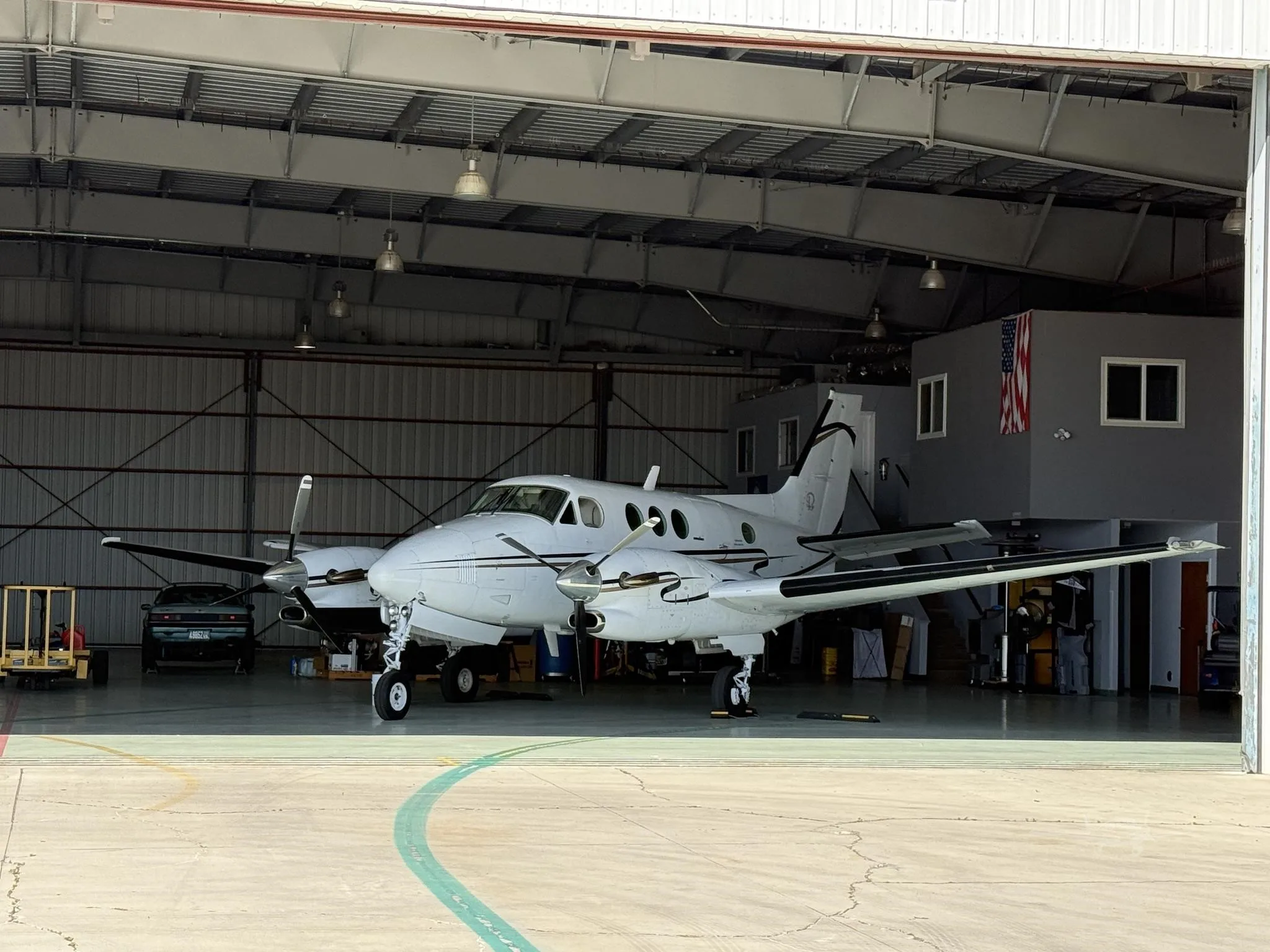 Exterior view of a 1987 BEECHCRAFT KING AIR C90A, N252RC.