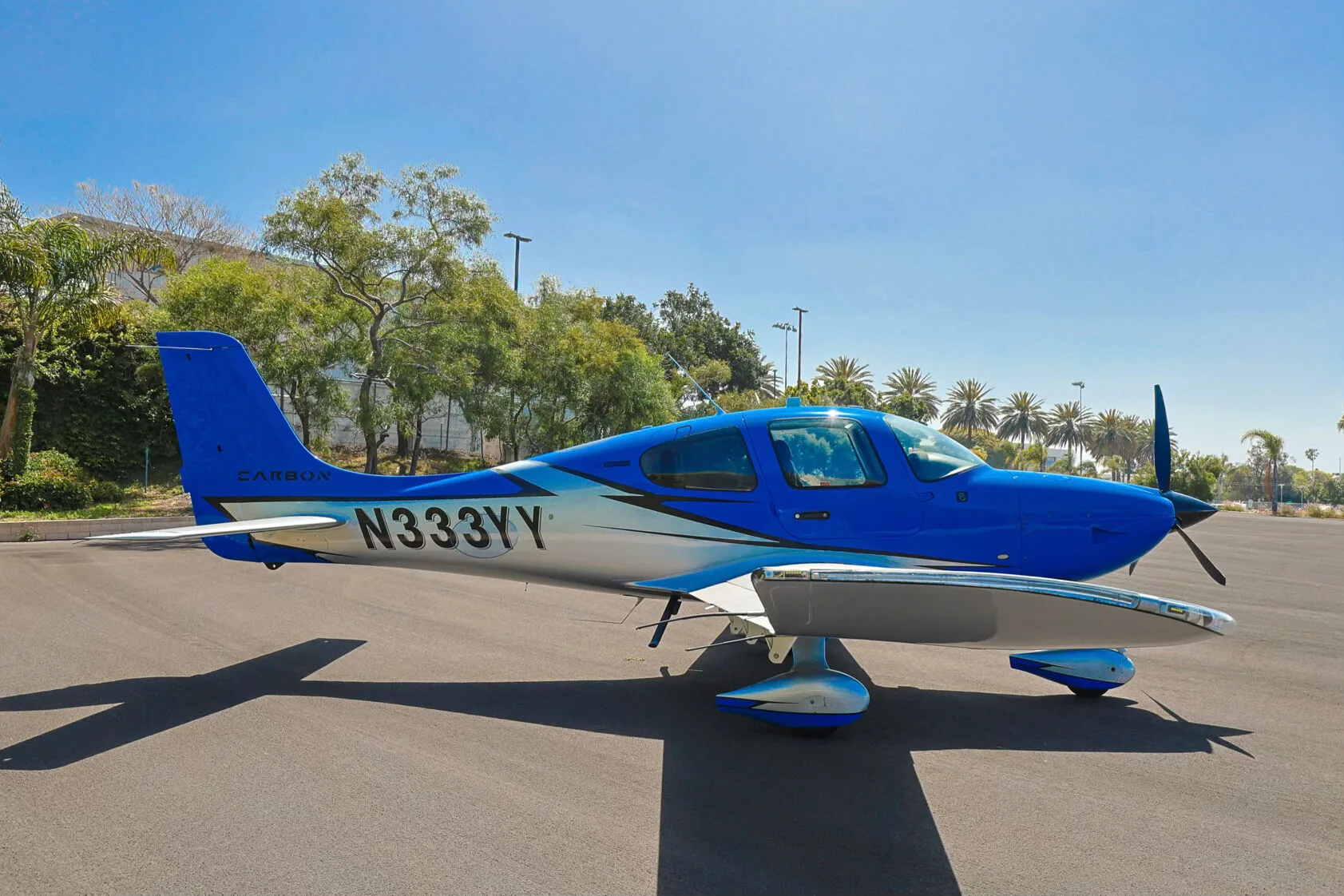 Exterior view of a 2020 Cirrus SR20-G6 Premium, N333YY.