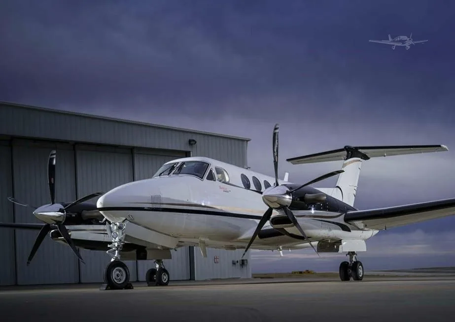 Exterior view of a 2011 BEECHCRAFT KING AIR 350I, N784AP.