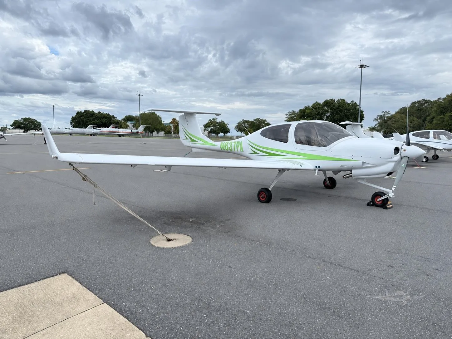 Exterior view of a 2023 DIAMOND DA40 NG, N637PA.