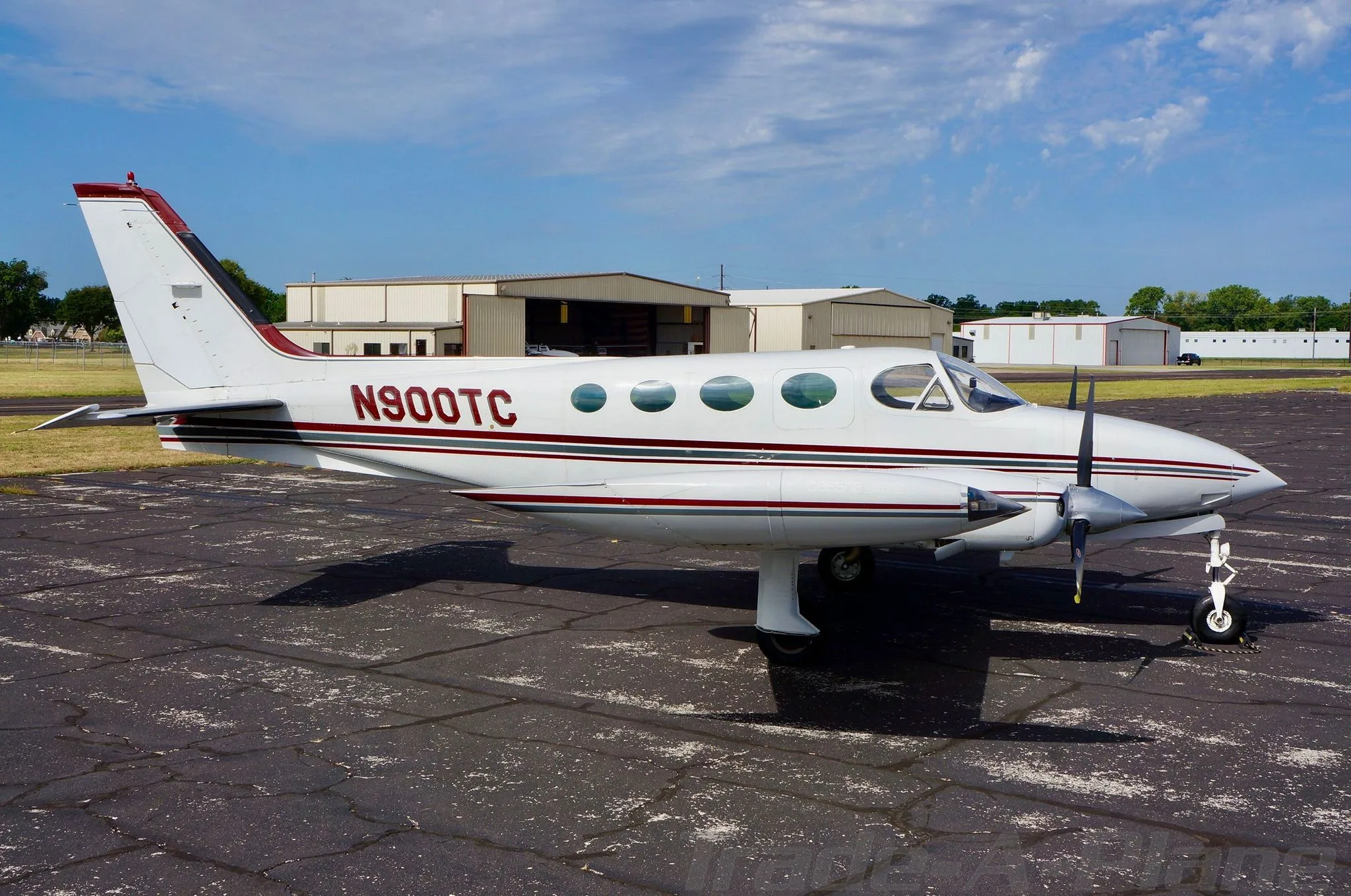 Exterior view of a 1977 CESSNA 340A, N900TC.