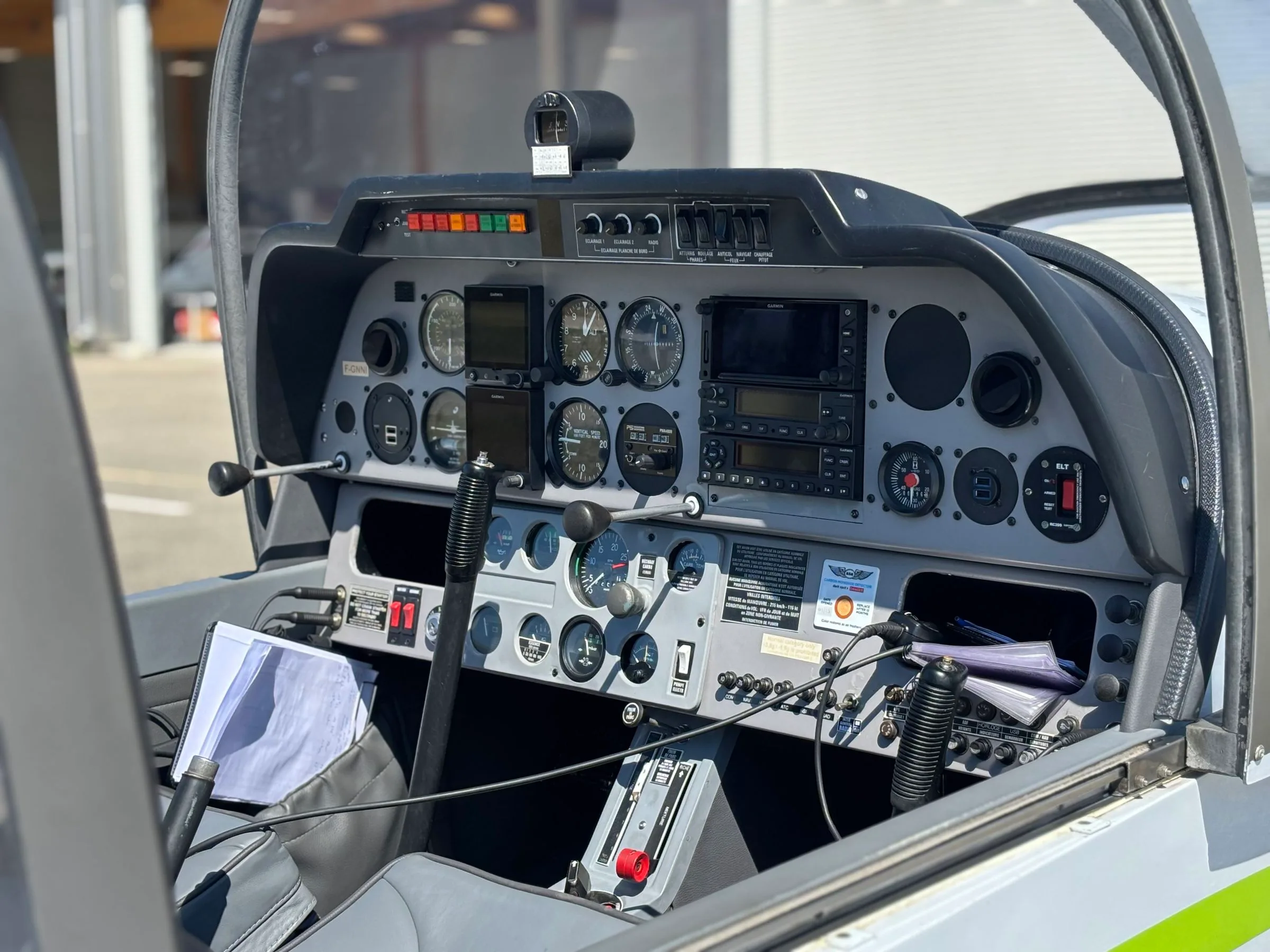 Cockpit and instrument panel of a 1994 Robin DR-400 120 Dauphin 2+2.