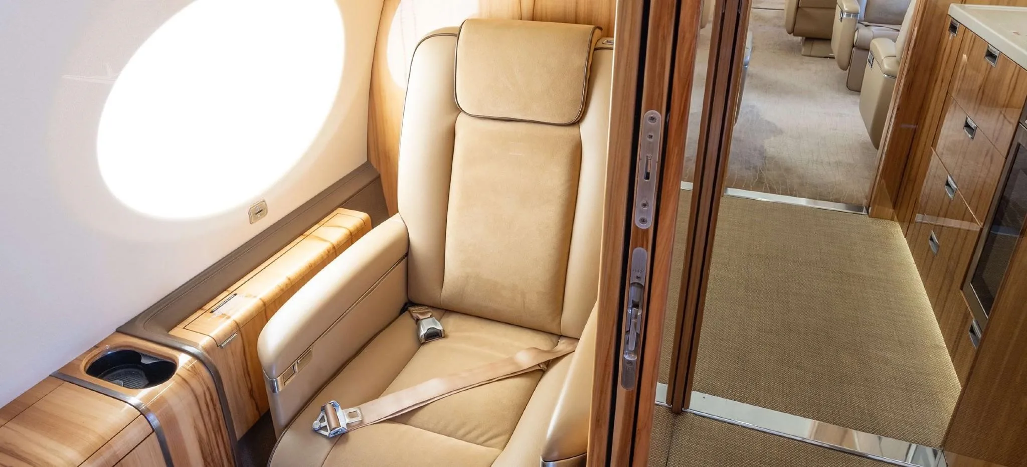 Cabin interior of a 2017 GULFSTREAM G650ER.