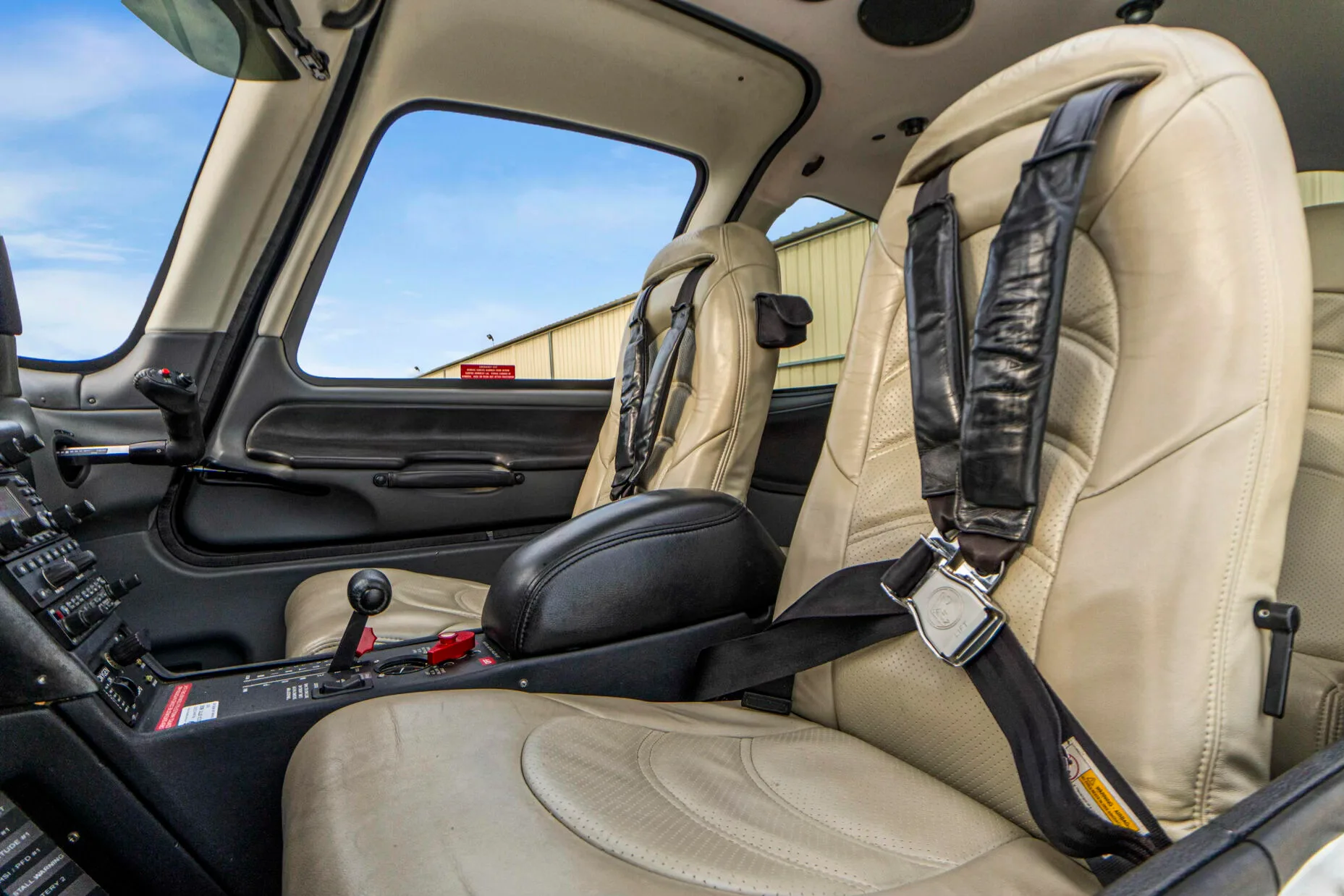 Cabin interior of a 2008 Cirrus SR22-G3 Turbo GTS.
