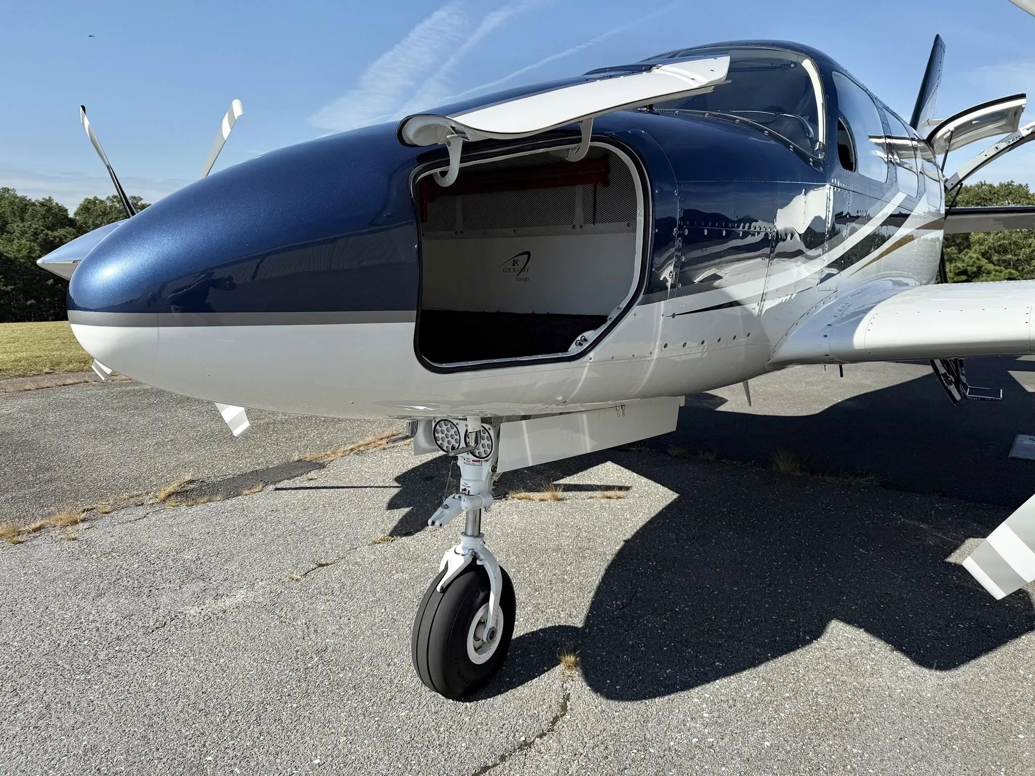 Cockpit and instrument panel of a 1977 PIPER NAVAJO CR.