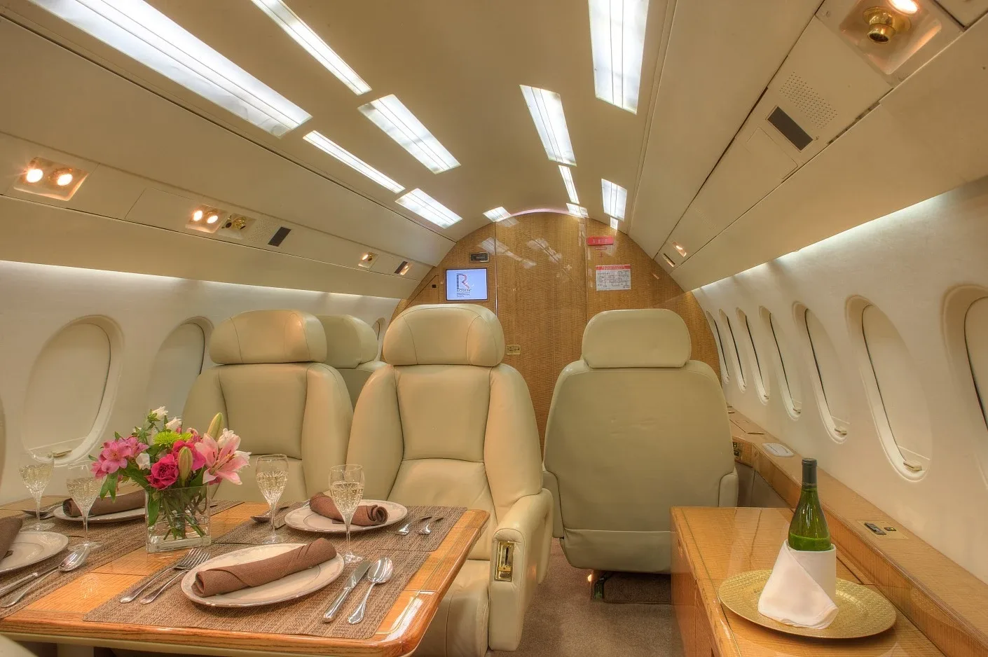 Cabin interior of a 1986 Dassault Falcon 900.