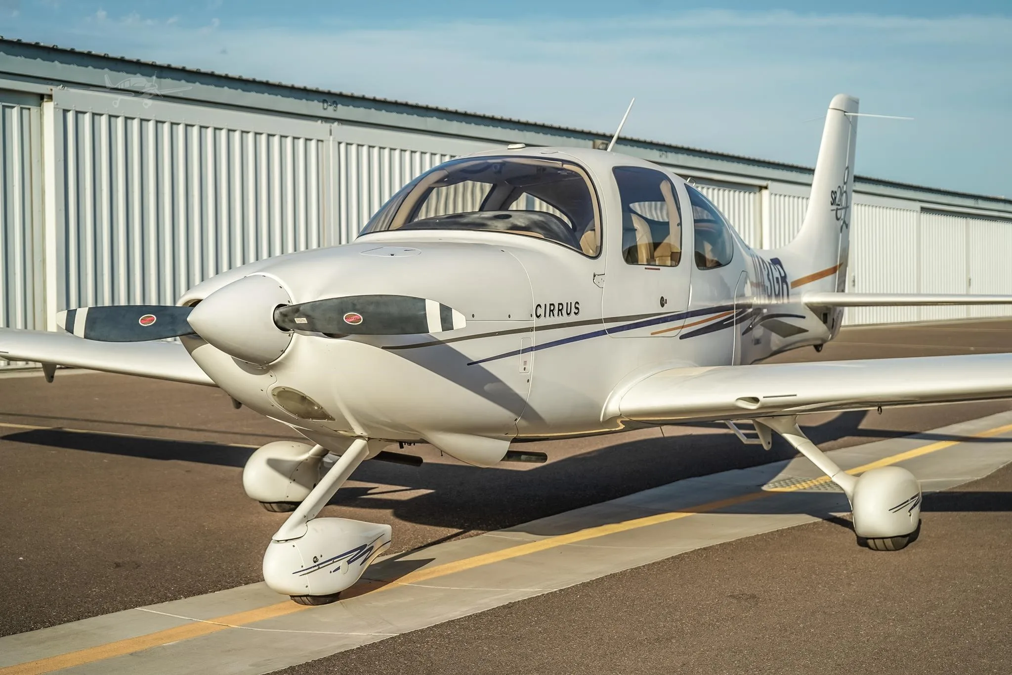 Exterior view of a 2005 CIRRUS SR20-G2, N43GR.