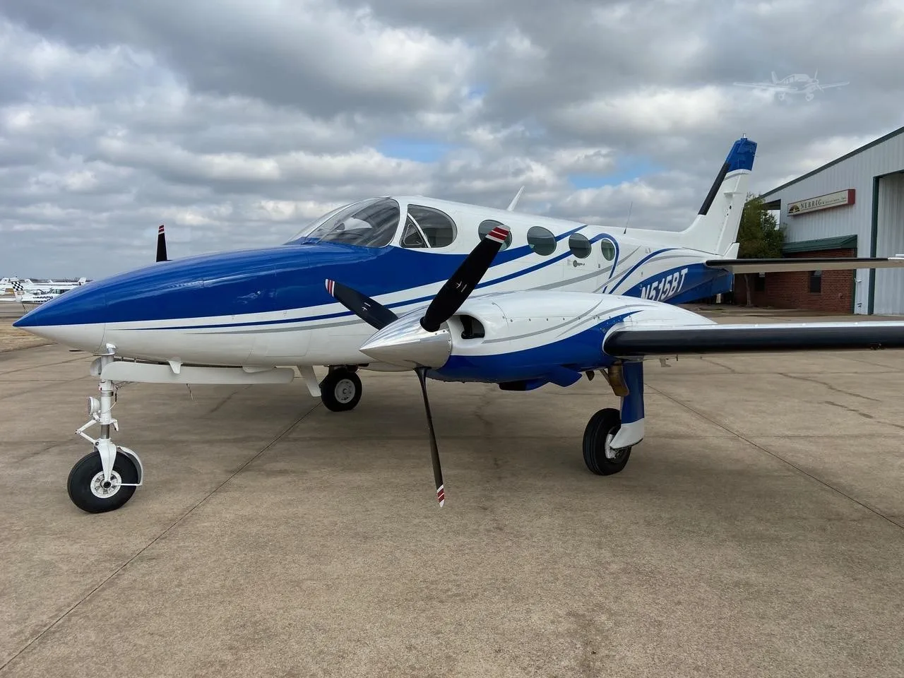 Exterior view of a 1984 CESSNA 340A, N515BT.