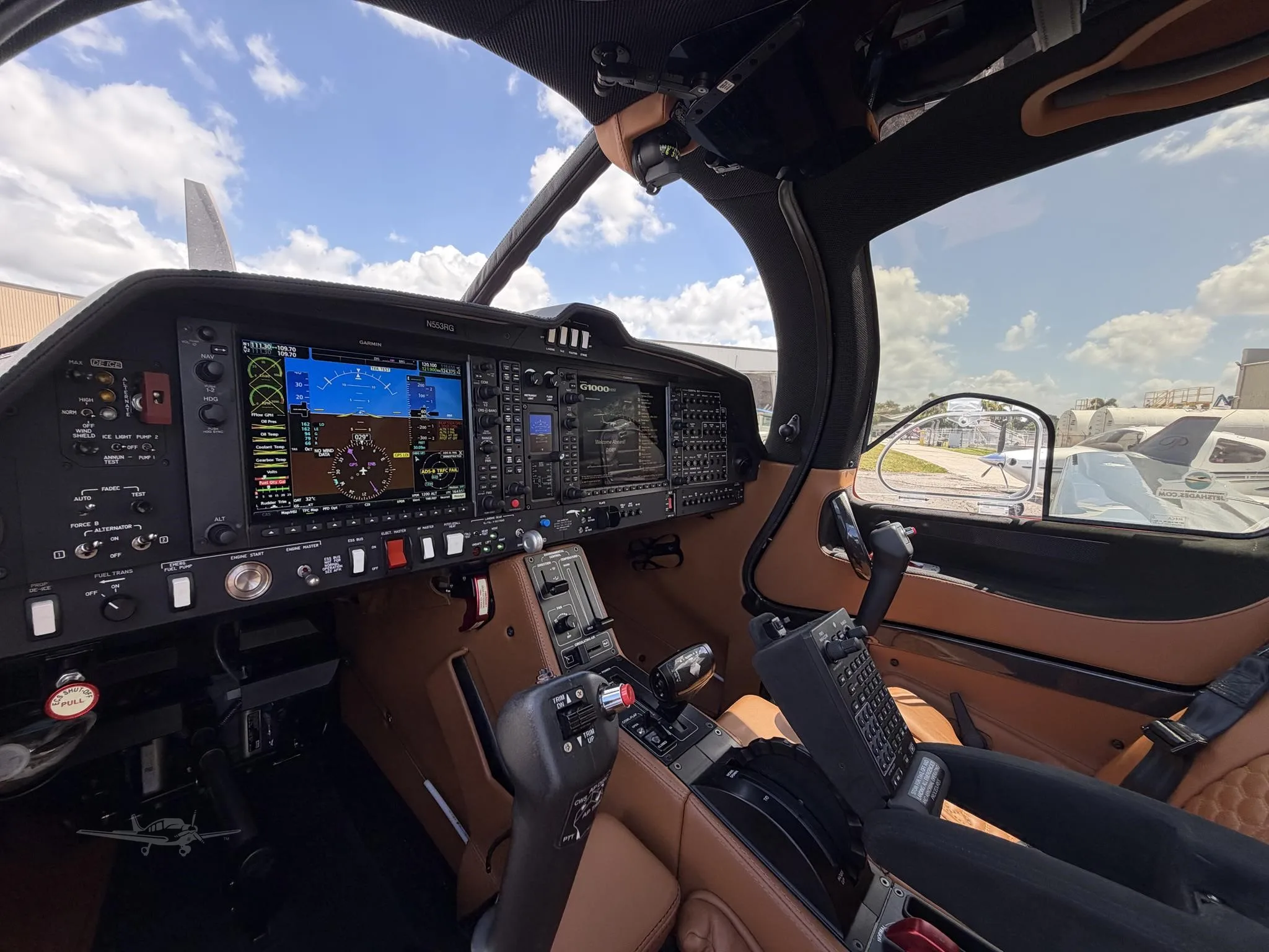 Cockpit and instrument panel of a 2024 DIAMOND DA50 RG.