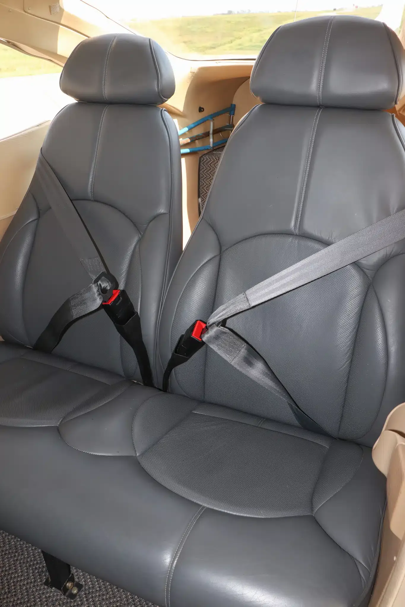 Cabin interior of a 2001 Cessna 182T Skylane.