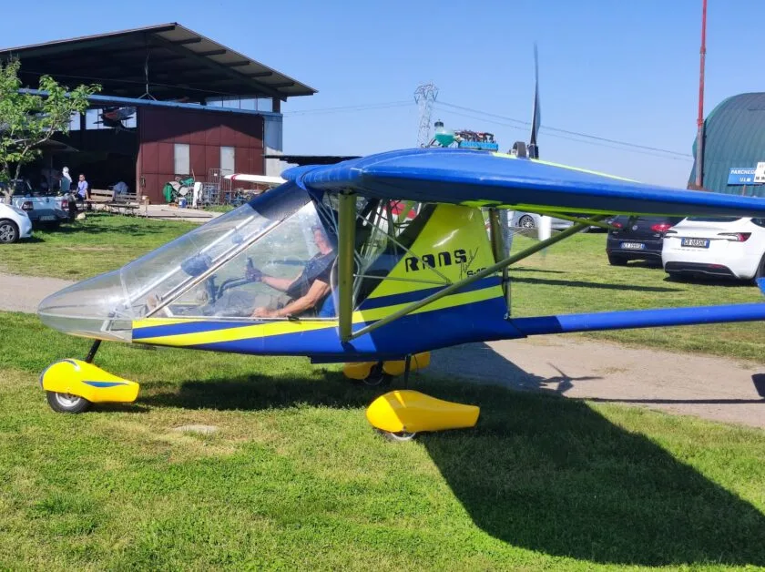 Exterior view of a 1995 Rans S-12 Airaile.