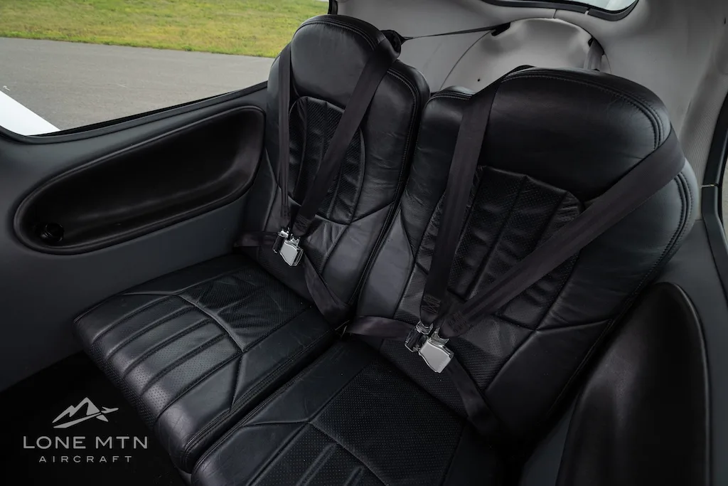 Cabin interior of a 2008 Cirrus SR20 G3.