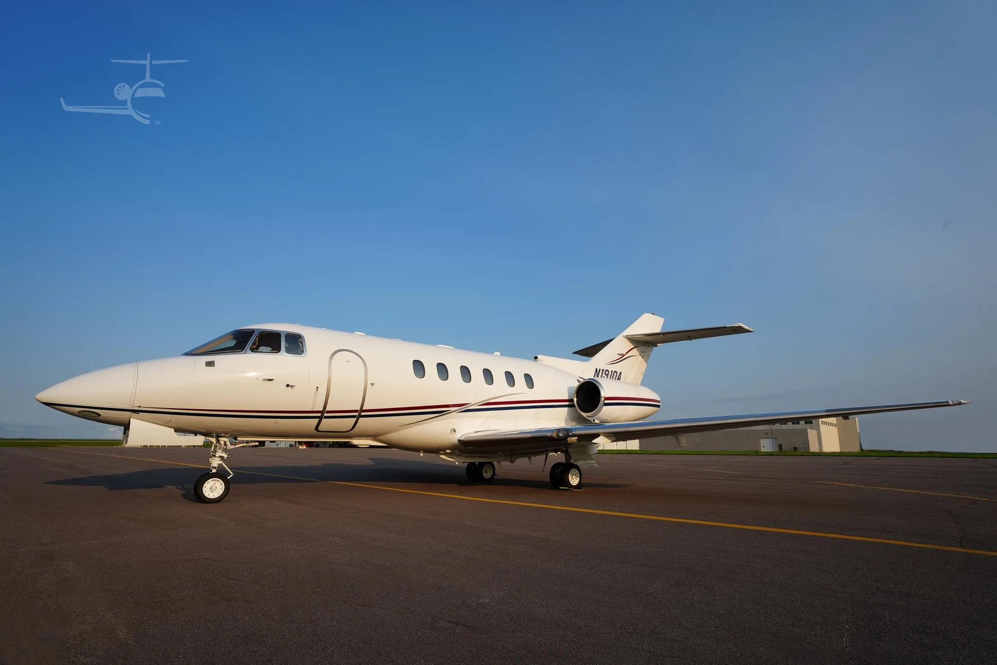 N1910A - 2005 HAWKER 800XP