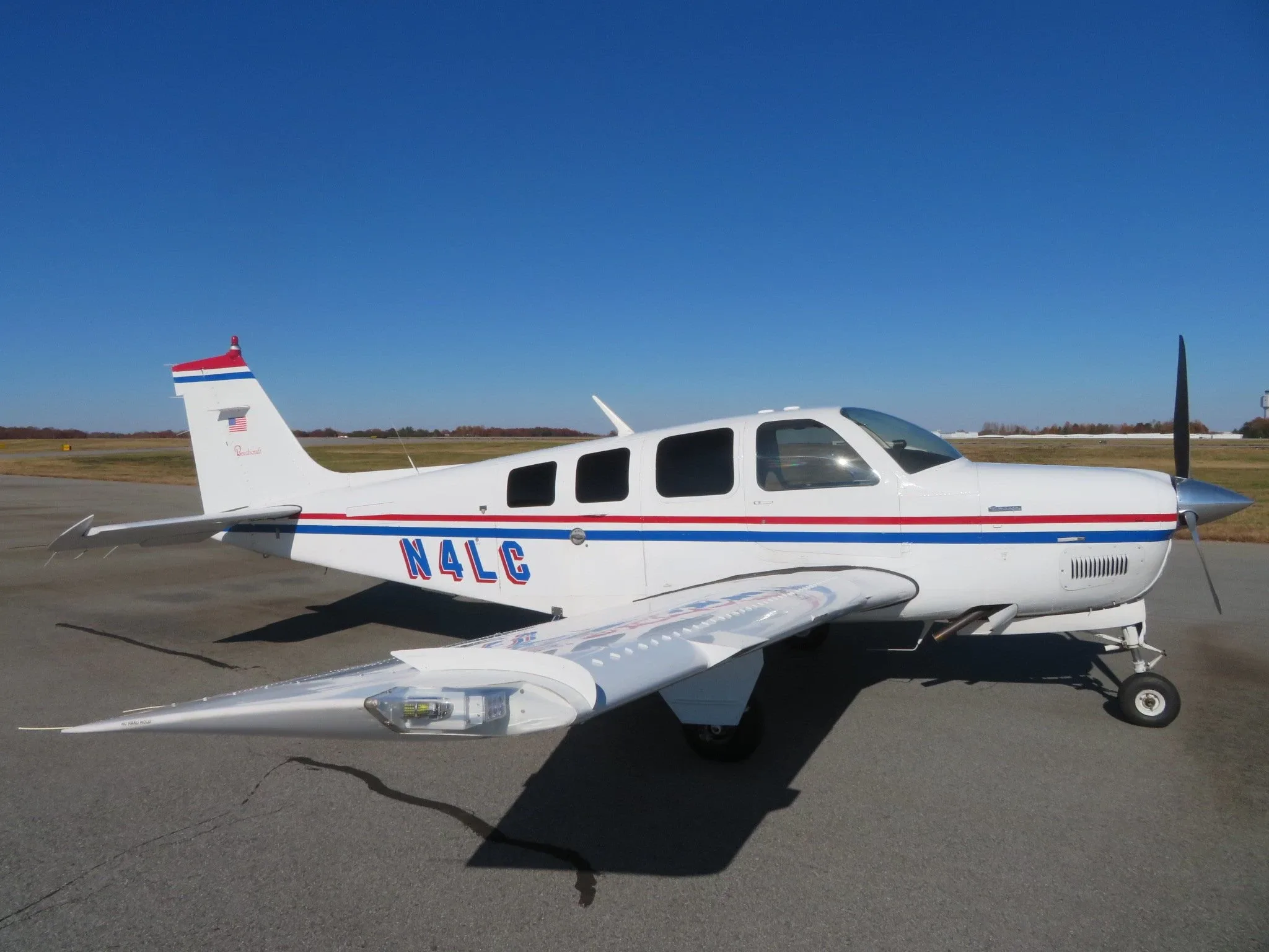 Exterior view of a Beech Piston C23 Sundowner, D-EPPR.