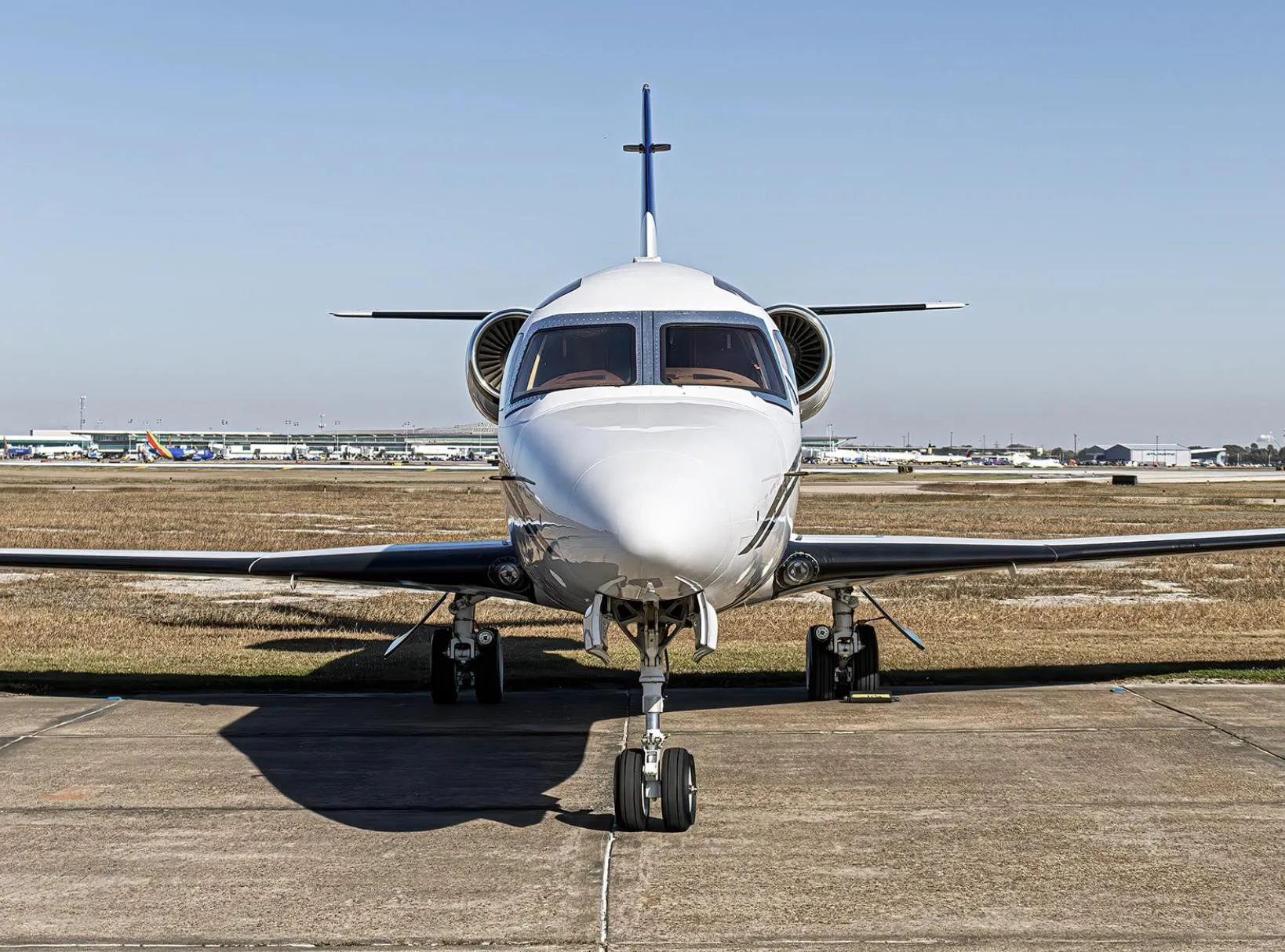 Exterior view of a 1989 ASTRA/GULFSTREAM ASTRA SP, N3LH.