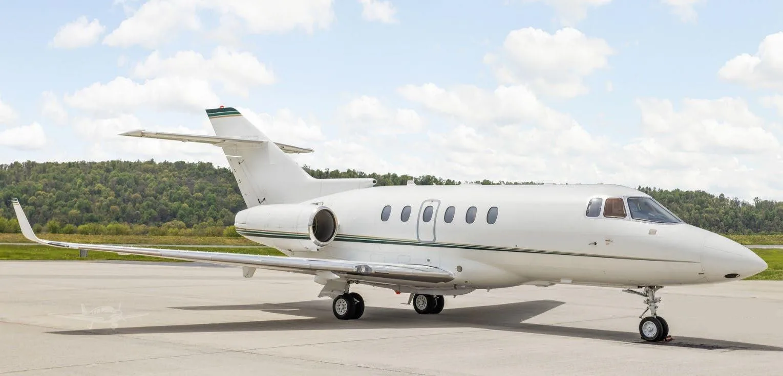 Exterior view of a 2008 HAWKER 900XP.