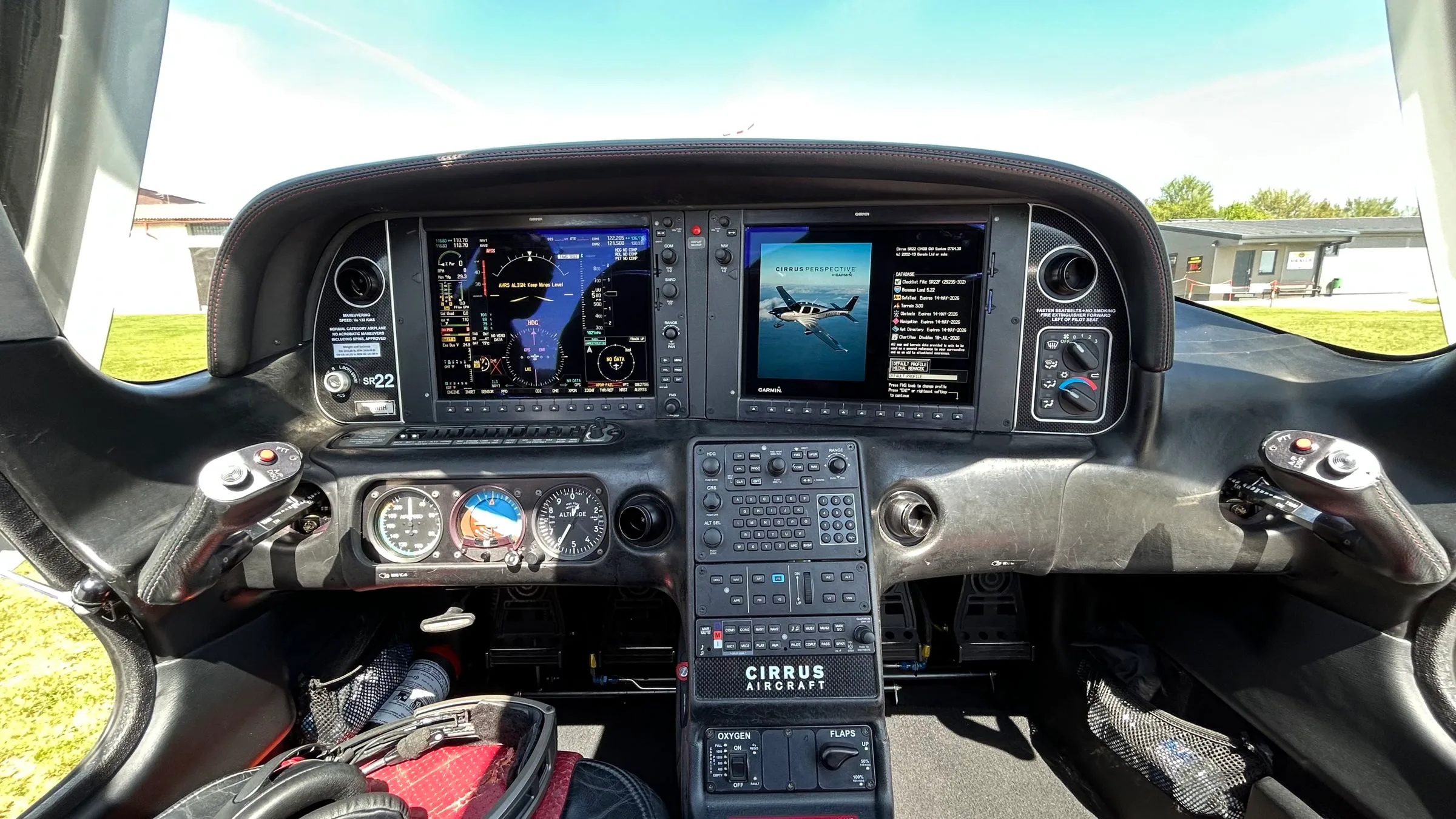 Cockpit and instrument panel of a 2012 Cirrus SR22 G3.