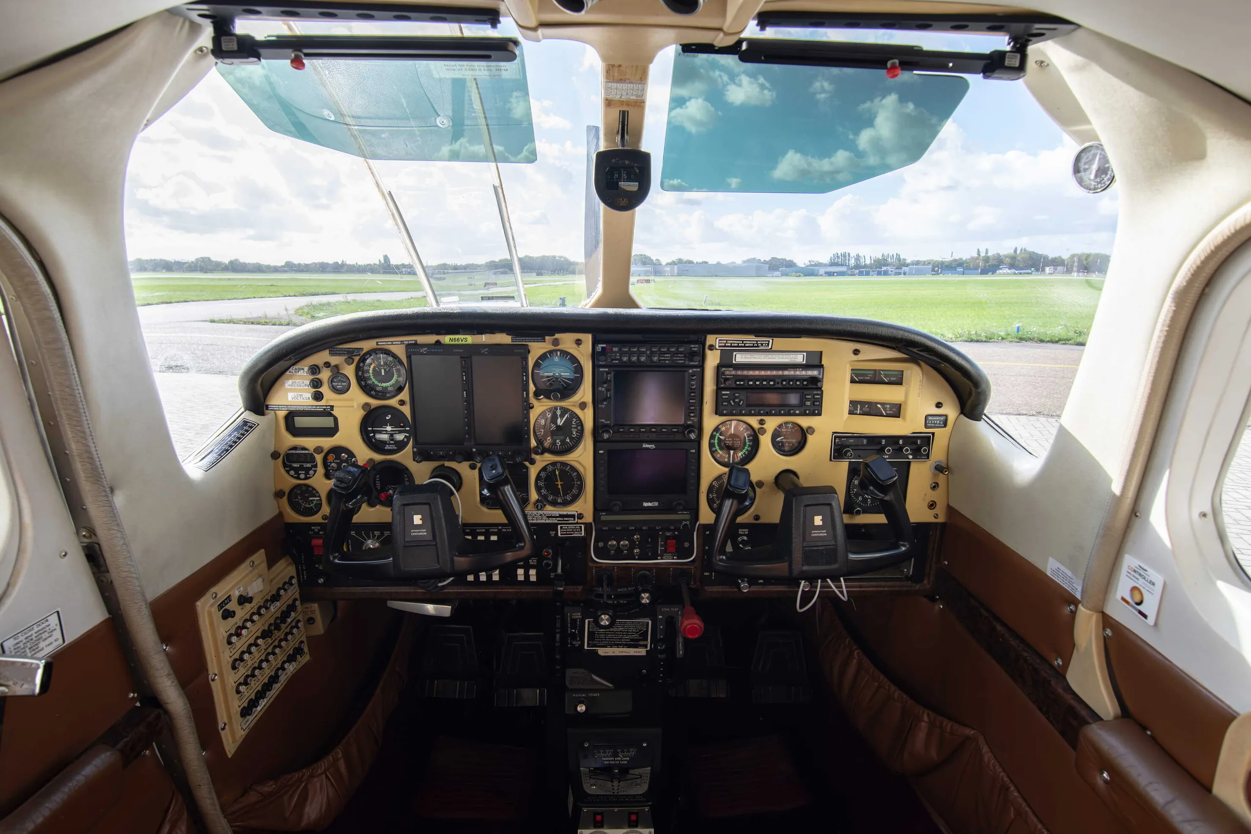 Cockpit and instrument panel of a 1979 Cessna P210N.
