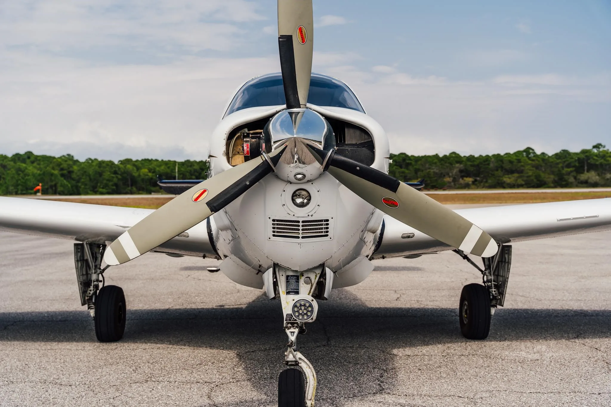Exterior view of a 2006 BEECHCRAFT G36 BONANZA, N771CG.