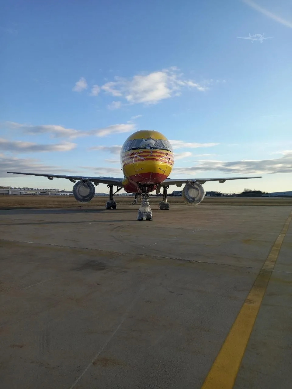 Exterior view of a BOEING 757-200, N620DL.