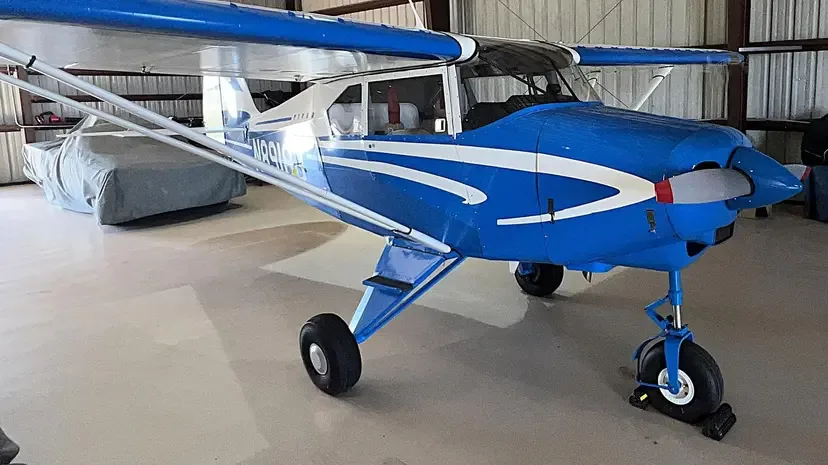 Exterior view of a 1968 Piper PA-32-300 Cherokee Six.