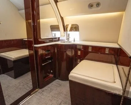 Cabin interior of a 1993 BOMBARDIER CHALLENGER 601-3A/ER.