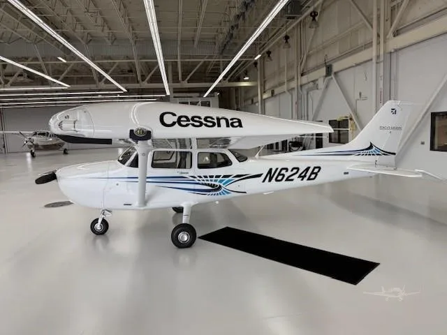 Exterior view of a 2025 CESSNA 172S SKYHAWK SP, N624B.