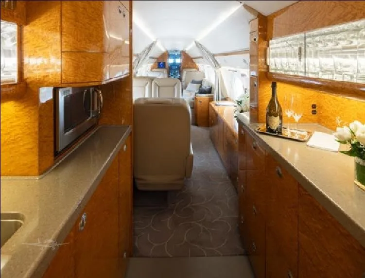 Cabin interior of a 2002 GULFSTREAM GIVSP.