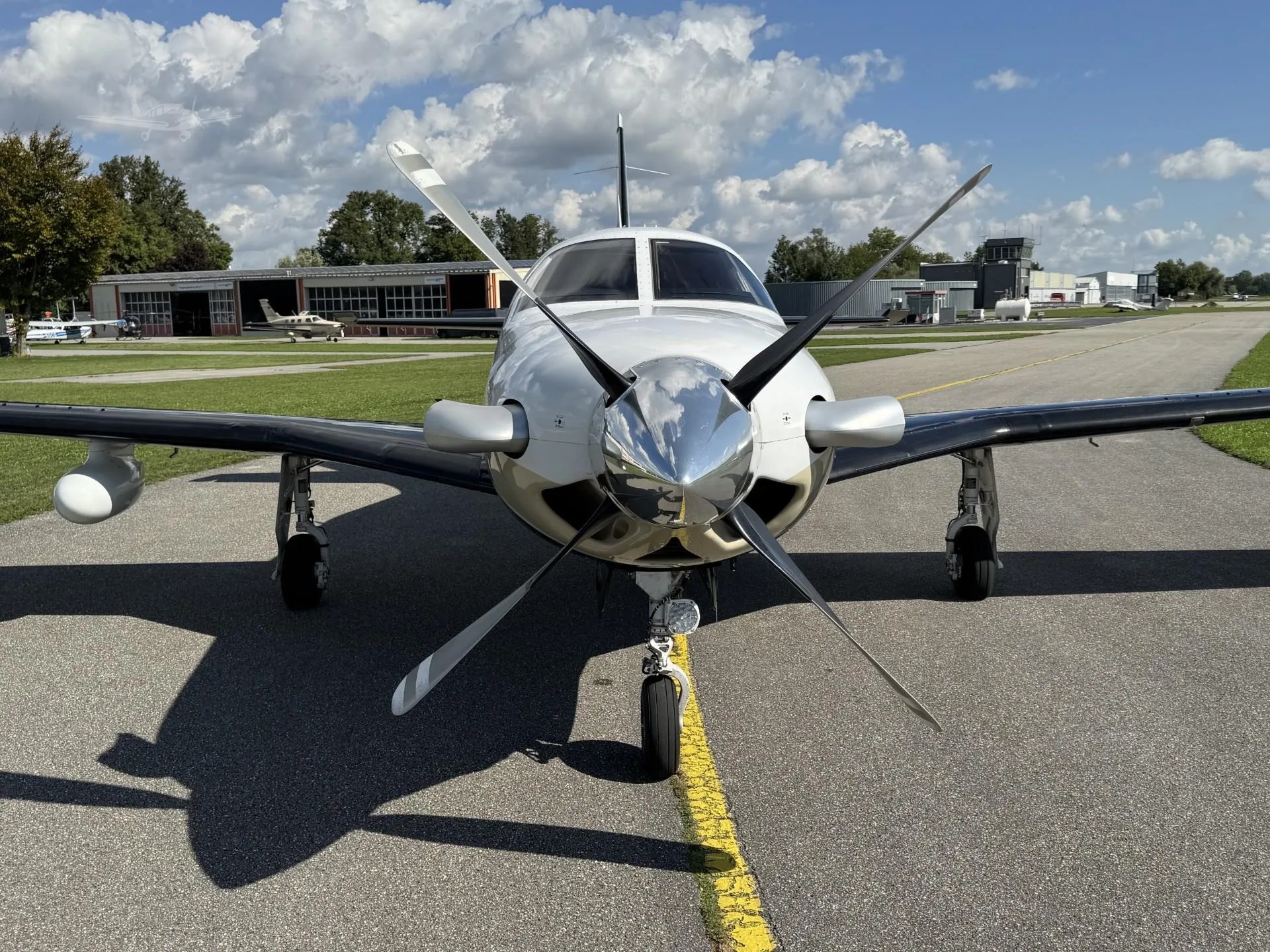 Exterior view of a 2008 PIPER MERIDIAN, N684KM.
