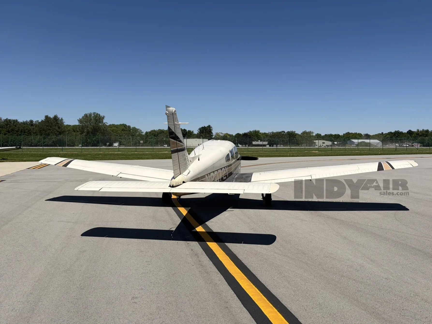 Exterior view of a 1979 Piper Dakota, N8072Y.