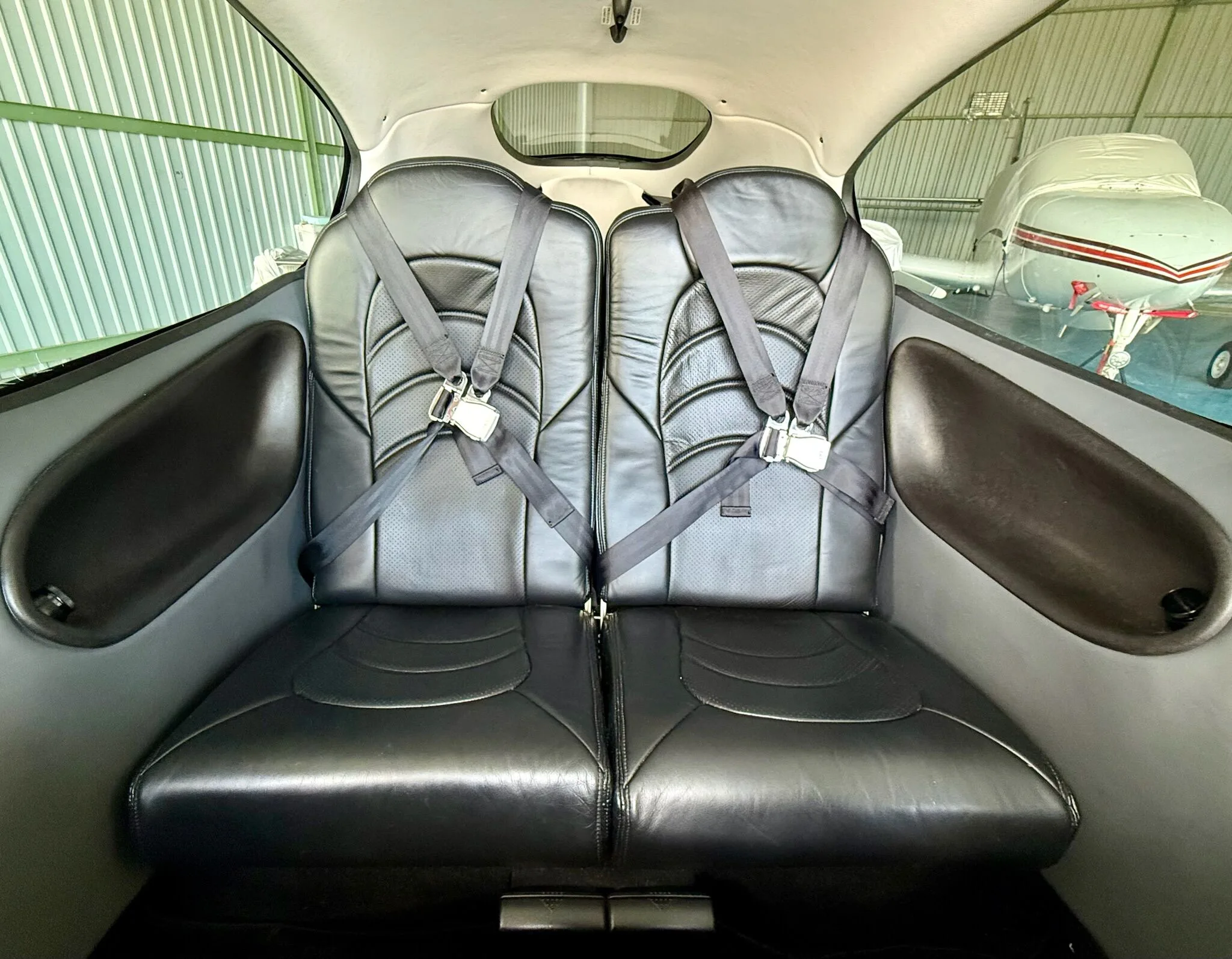 Cabin interior of a 2007 Cirrus SR22-G3 Turbo GTS.