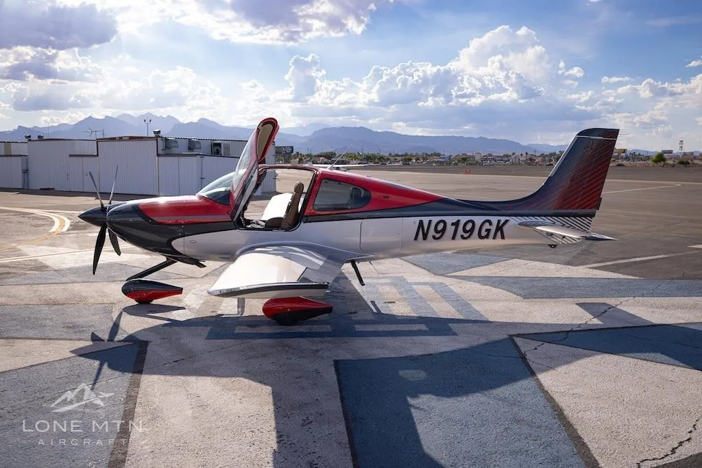 Avionics suite of a 2021 CIRRUS SR22-G6 TURBO.