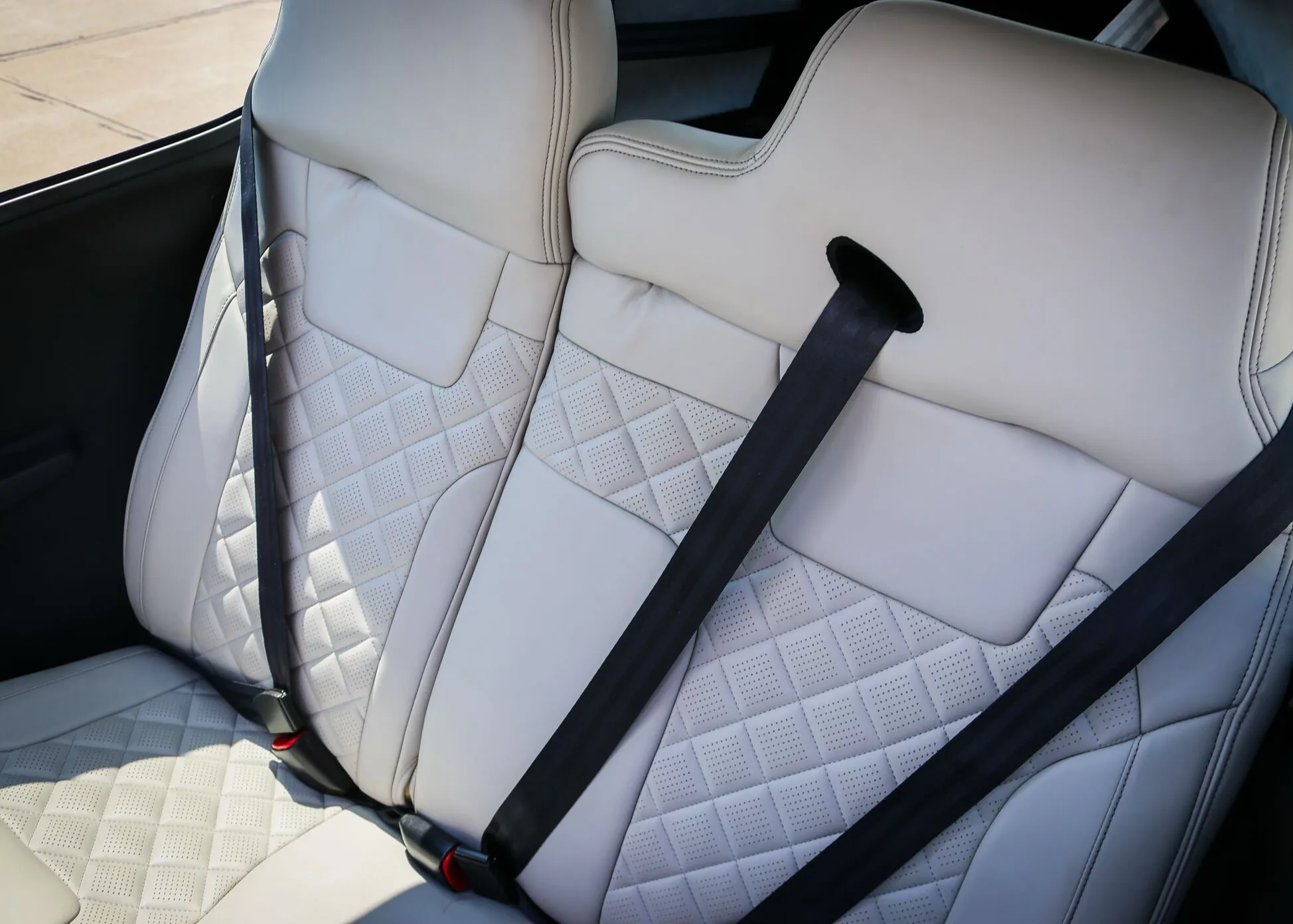 Cabin interior of a 2019 Cirrus SR22-G6.