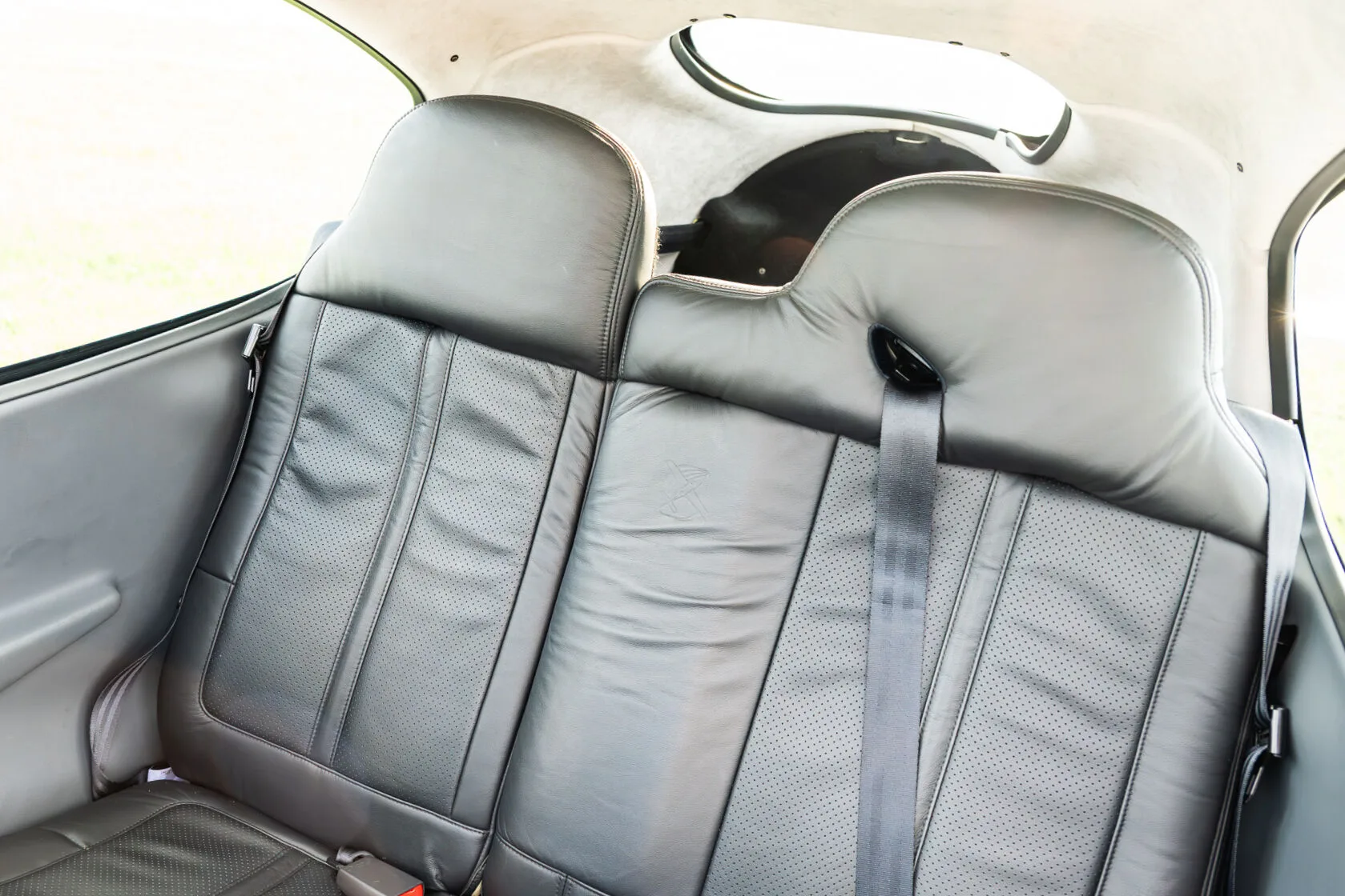 Cabin interior of a 2022 Cirrus SR20-G6.