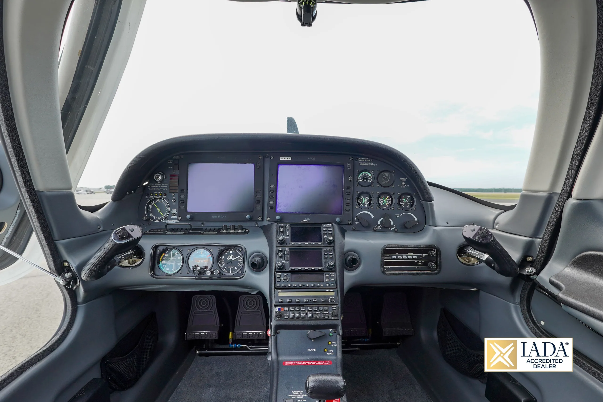 Cockpit and instrument panel of a 2005 Cirrus SR20 G2.