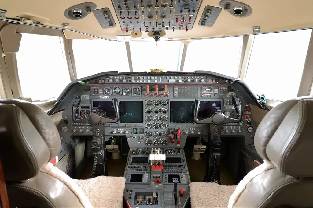 Cockpit and instrument panel of a 1995 Dassault Falcon.