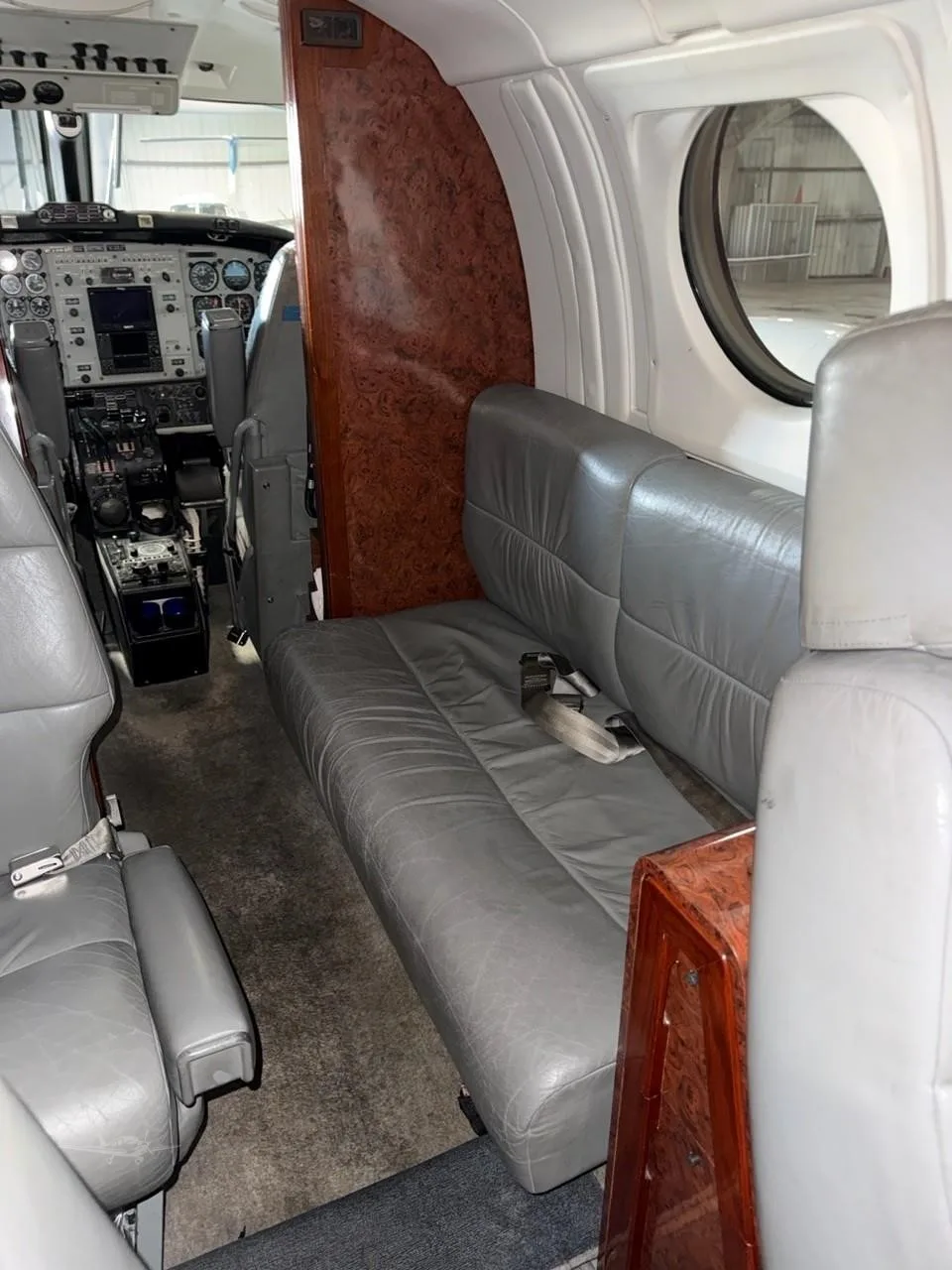Cabin interior of a 1980 BEECHCRAFT KING AIR 200.
