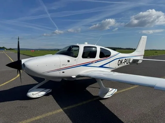 Exterior view of a 2020 CIRRUS SR20-G6.