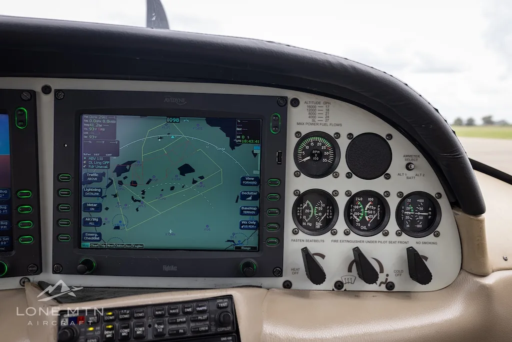 Avionics suite of a 2004 Cirrus SR22 G2 GTS.
