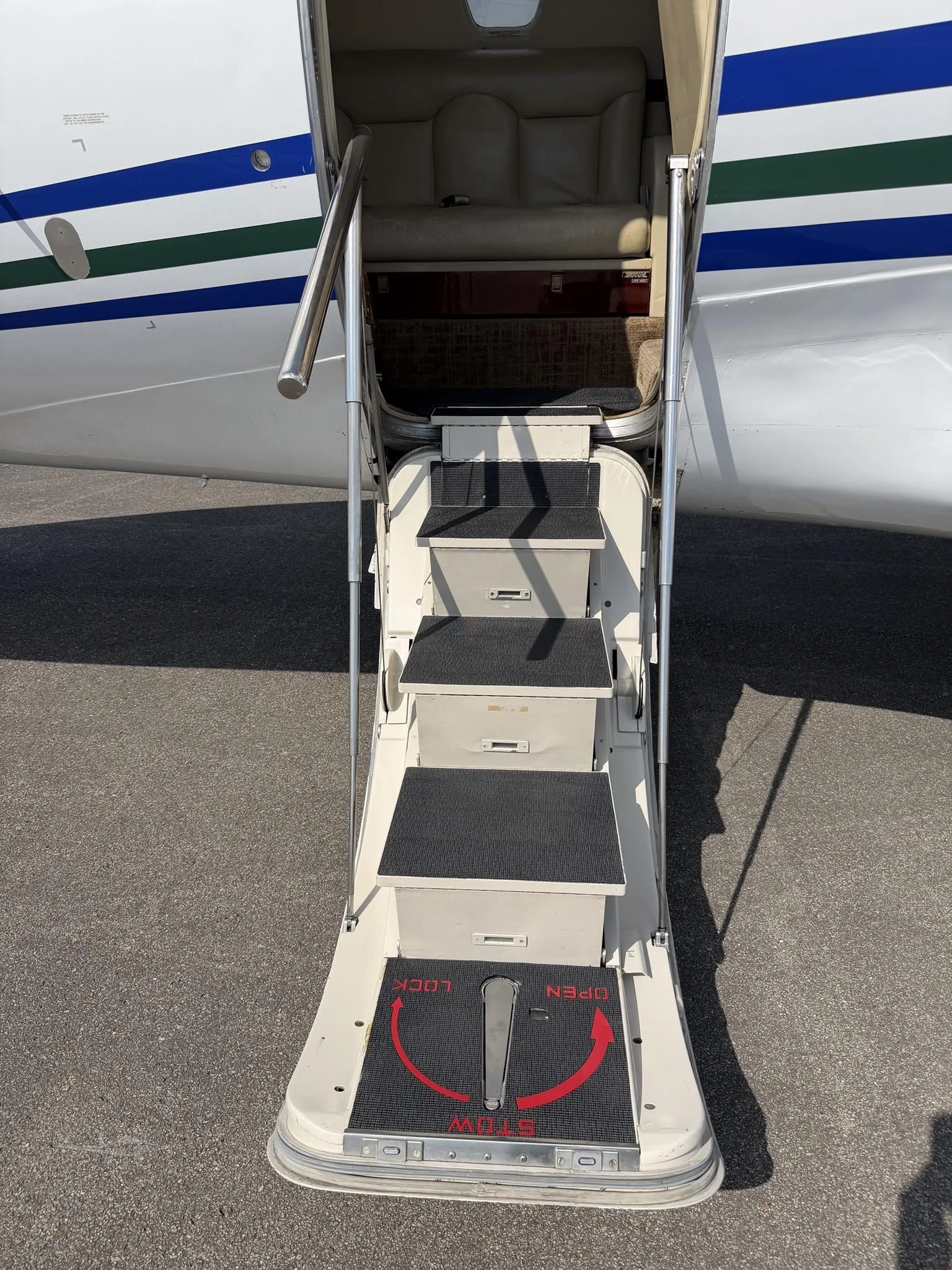 Exterior view of a 1986 CESSNA CITATION III, N353HA.