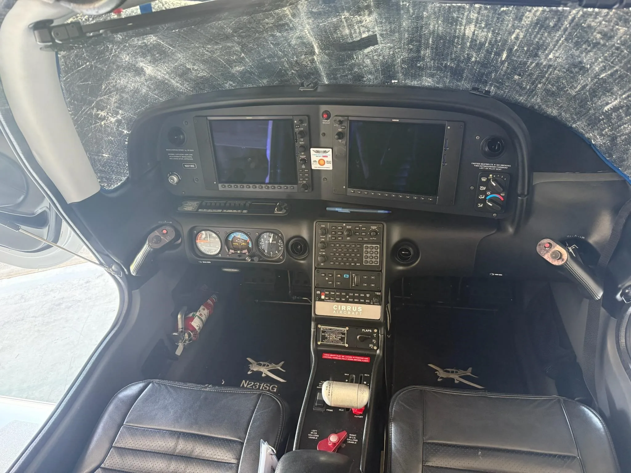 Cockpit and instrument panel of a 2015 CIRRUS SR20-G3.
