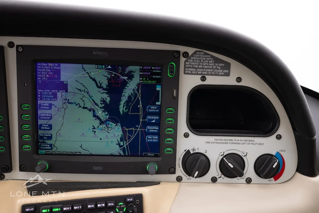 Avionics suite of a 2006 Cirrus SR22 G2 TURBO GTS.