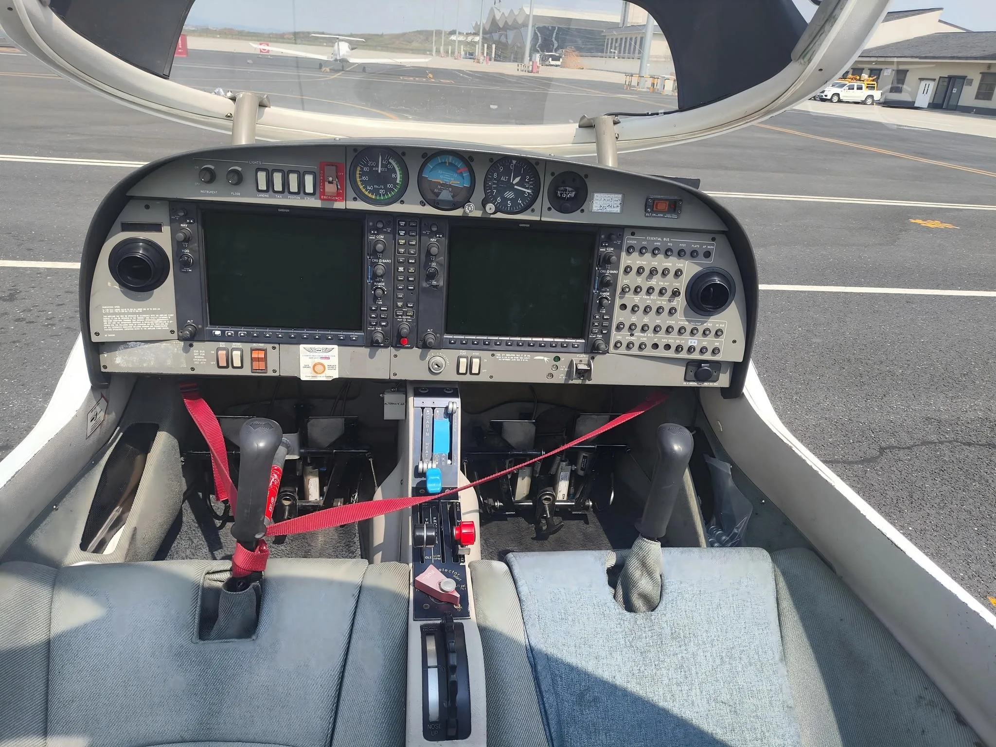 B-9133 - 2005 Diamond DA40 180 Star