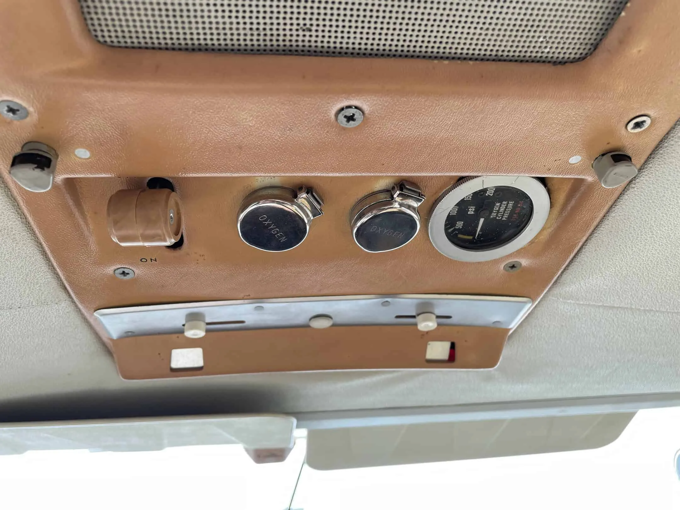 Cockpit and instrument panel of a 1979 Cessna TR182.