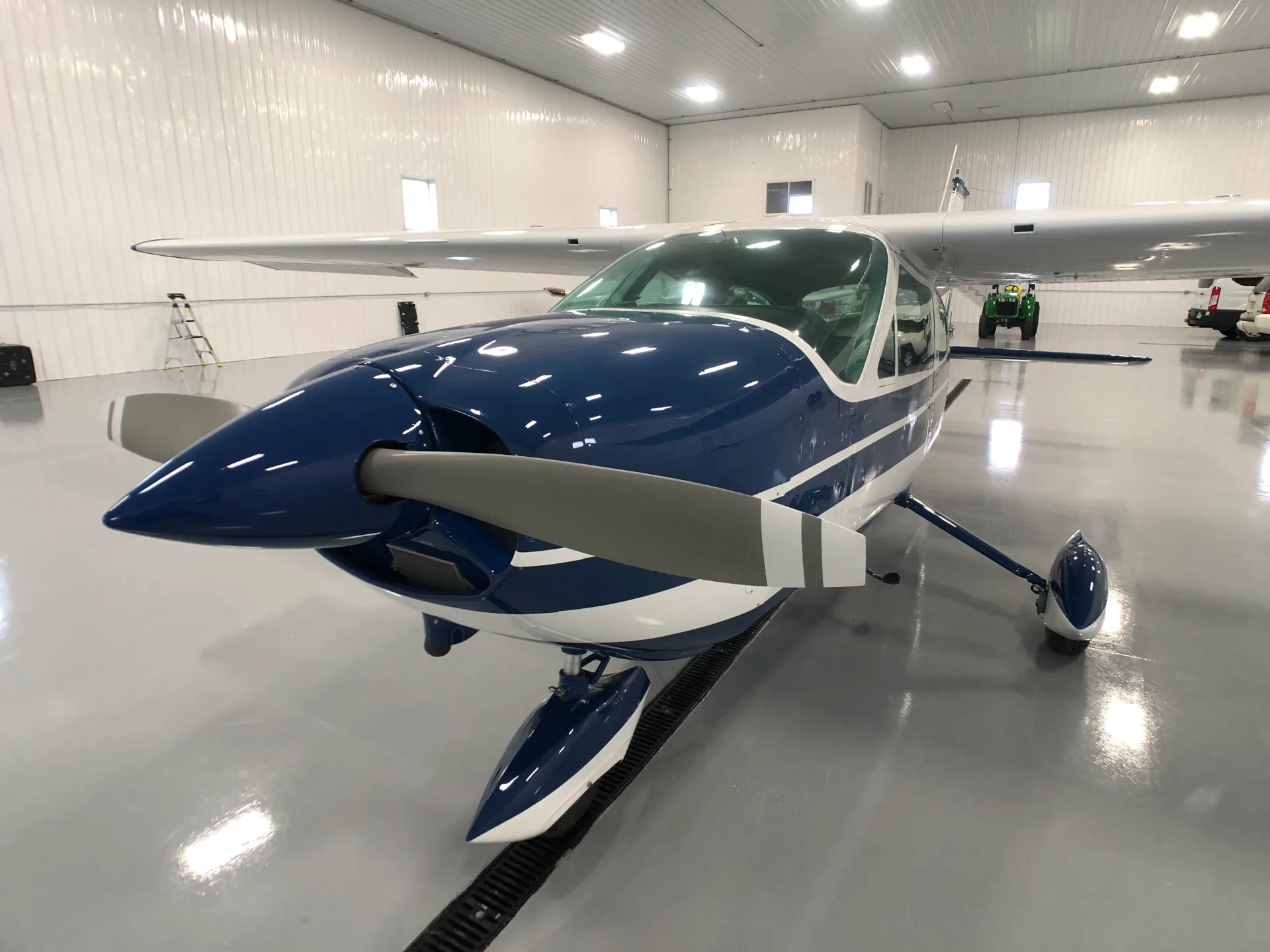 Exterior view of a 1968 Cessna 177 Cardinal - Elite Air Service.