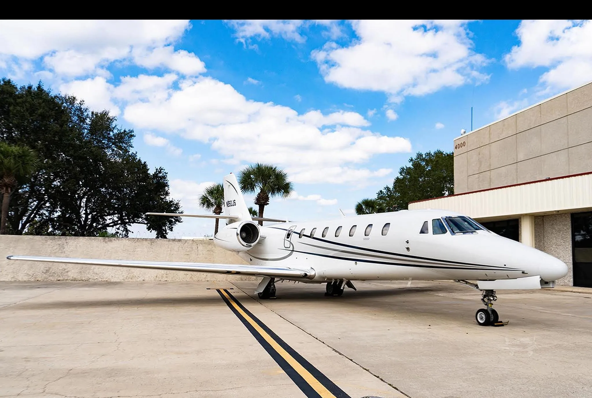 Exterior view of a 2007 CESSNA CITATION SOVEREIGN, N950JS.