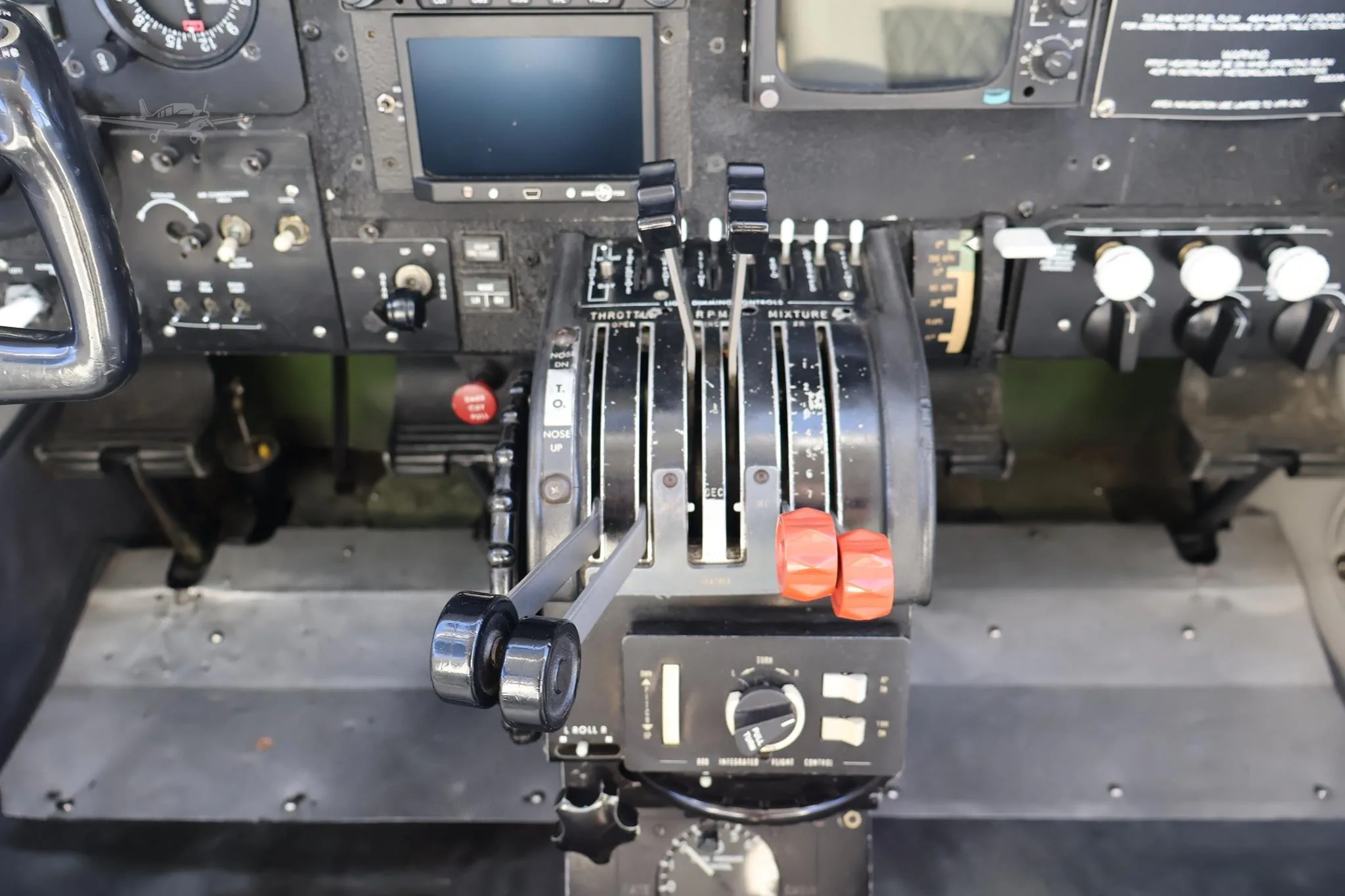 Avionics suite of a 1973 CESSNA 421B.