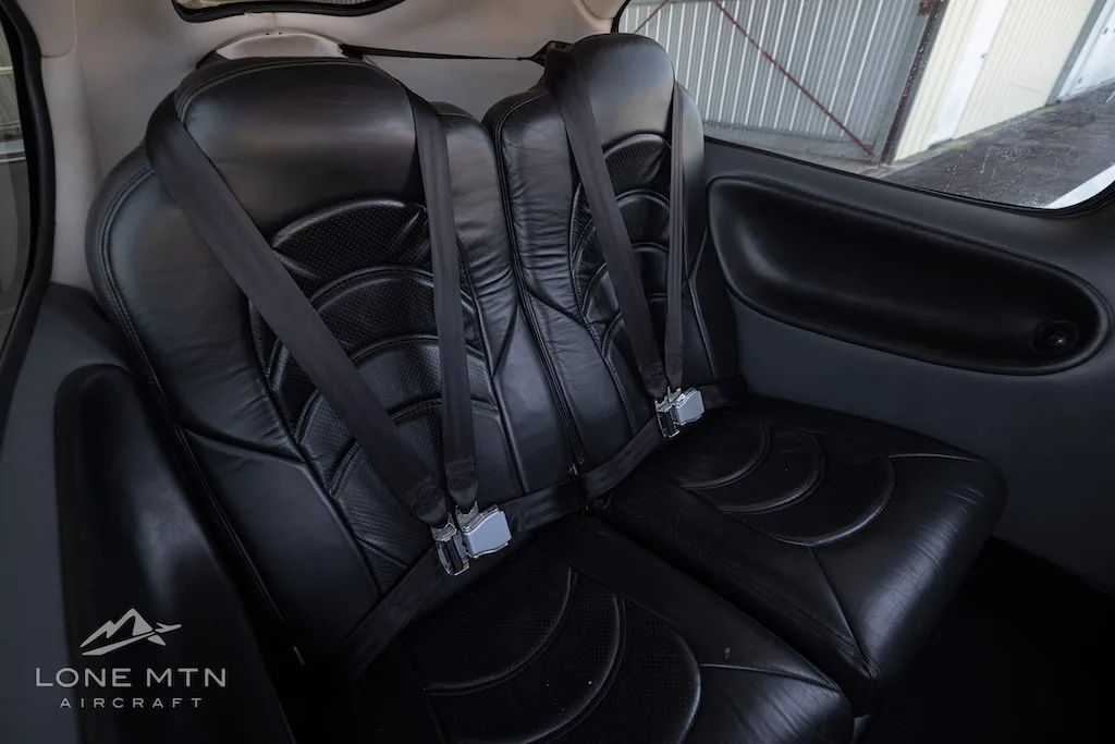 Cabin interior of a 2005 Cirrus SR22 G2 GTS.