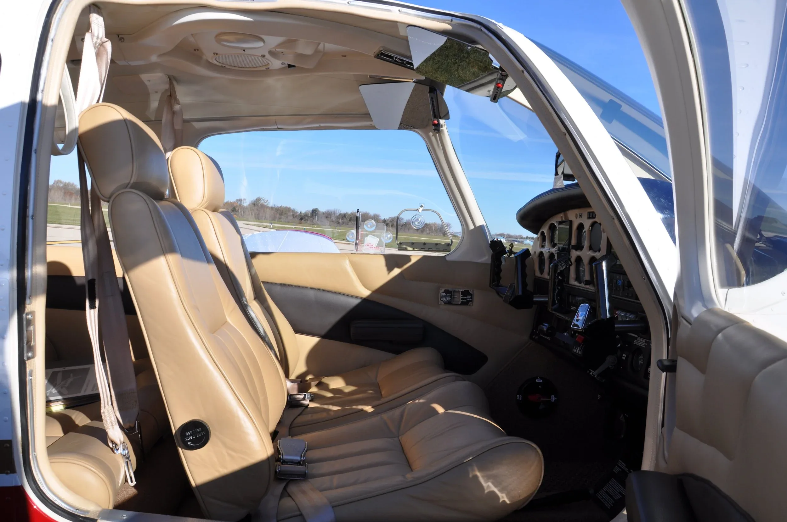Exterior view of a 1977 AKC AVIATION WARRIOR.